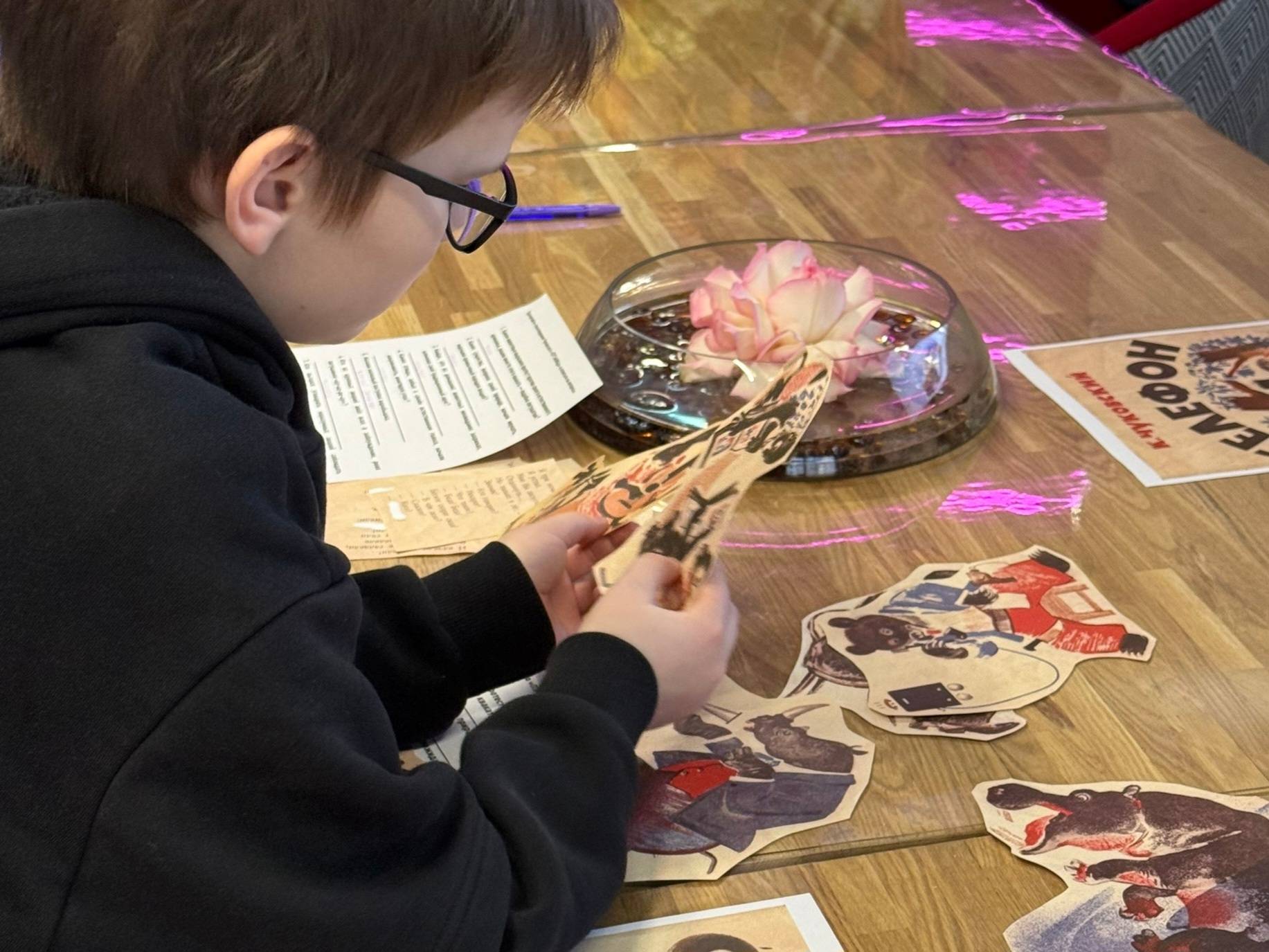 Участник проходит задание из программы «Лимпопо зовёт!»