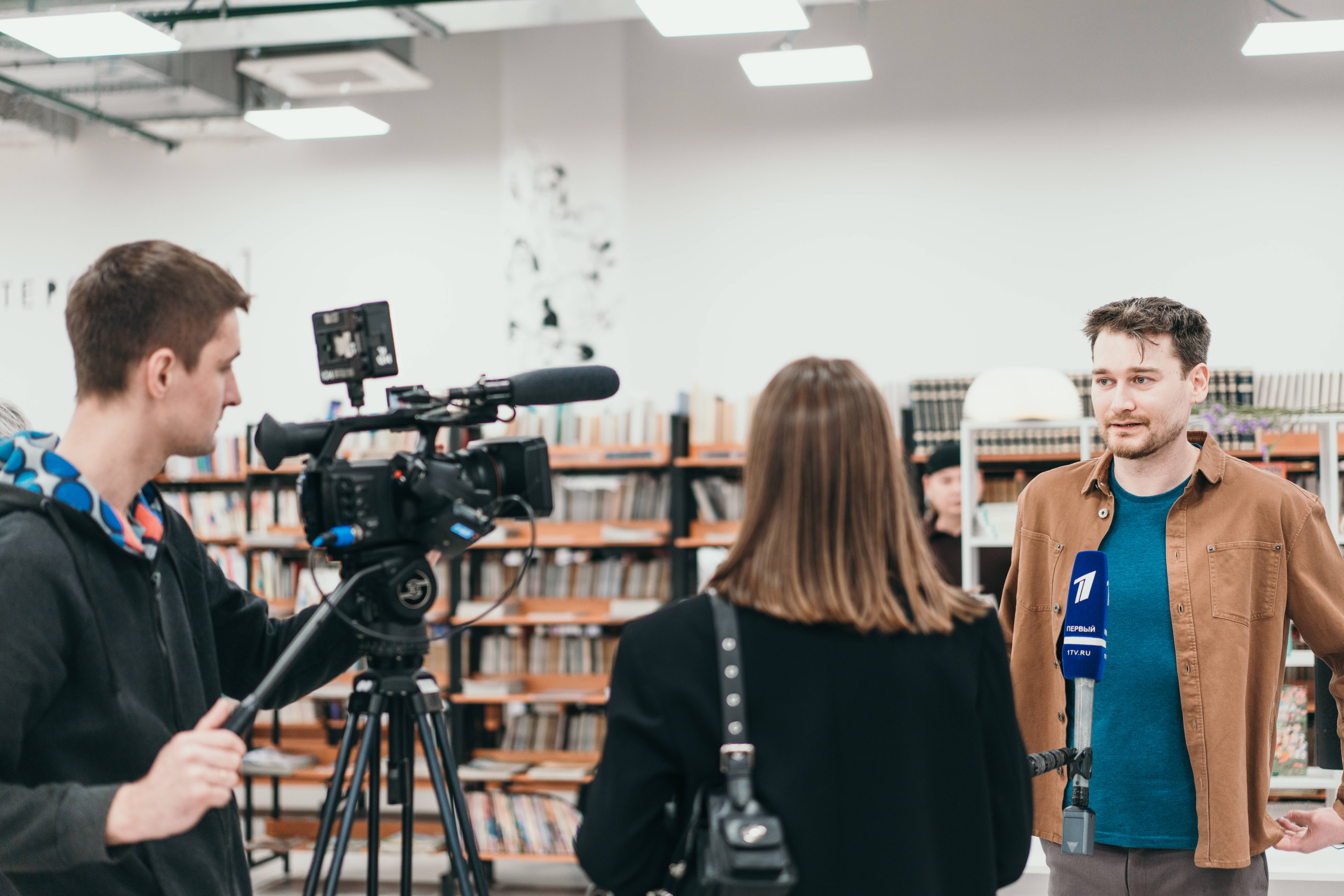 Съемка интервью для телевизионного сюжета