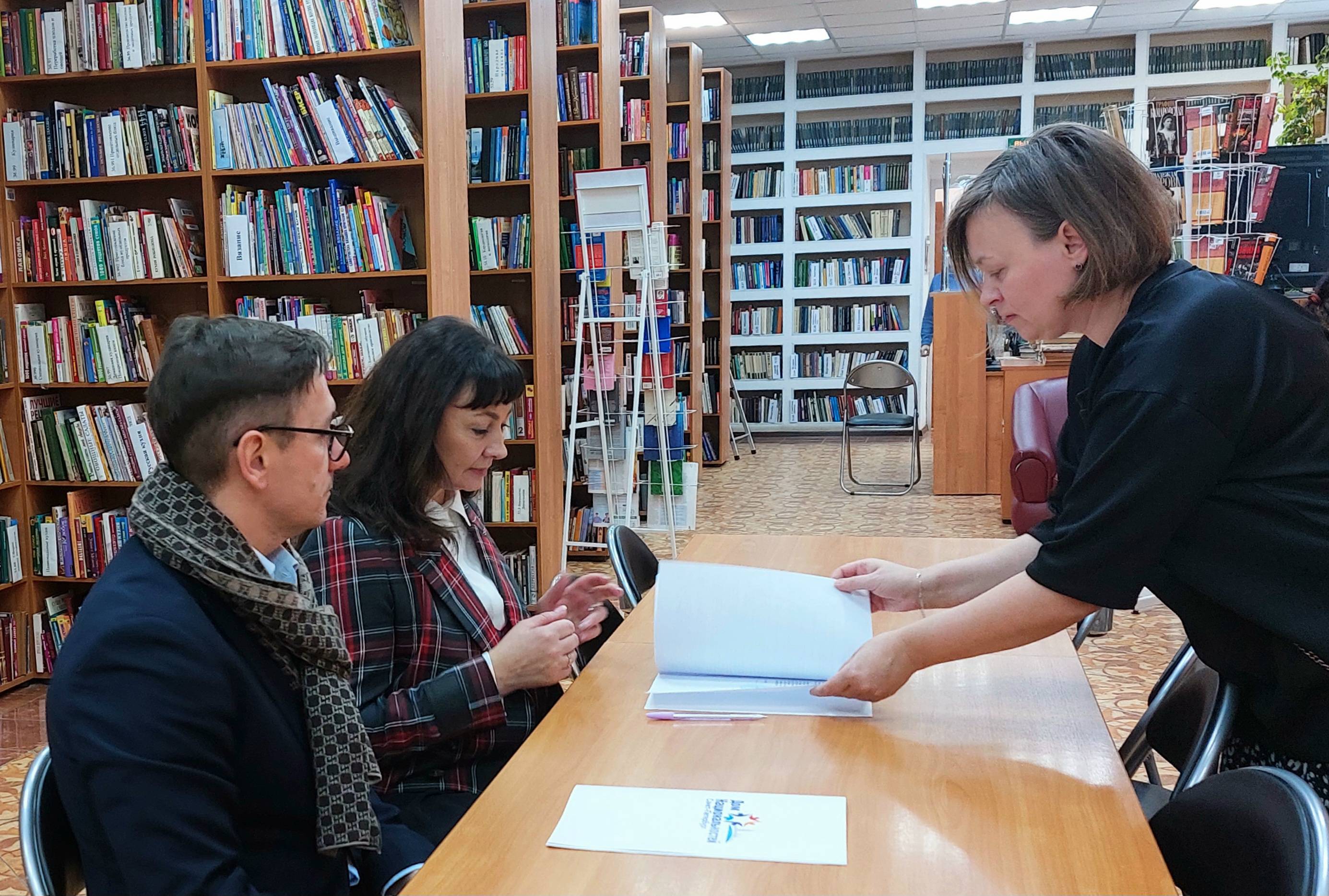 Библиотеки Выборгского района и Санкт-Петербургский Дом национальностей: новые грани сотрудничества