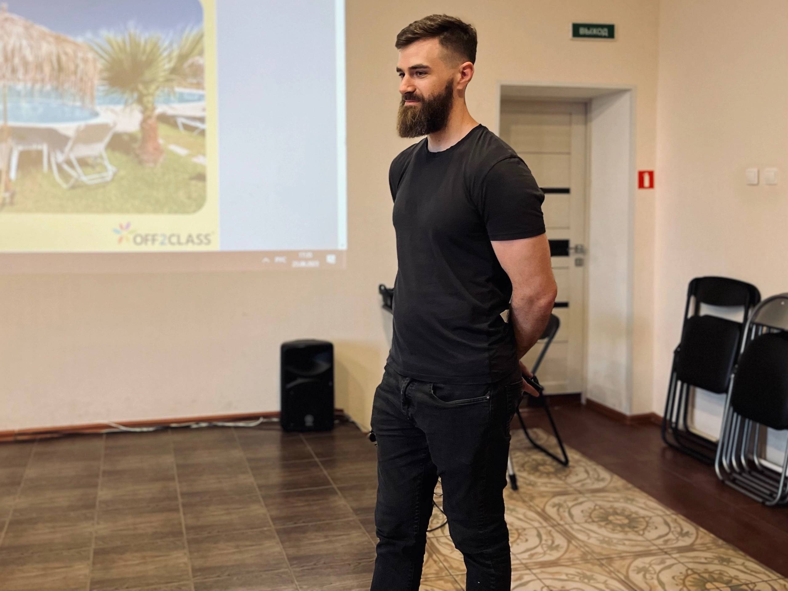 Английский разговорный клуб языкового центра LEO