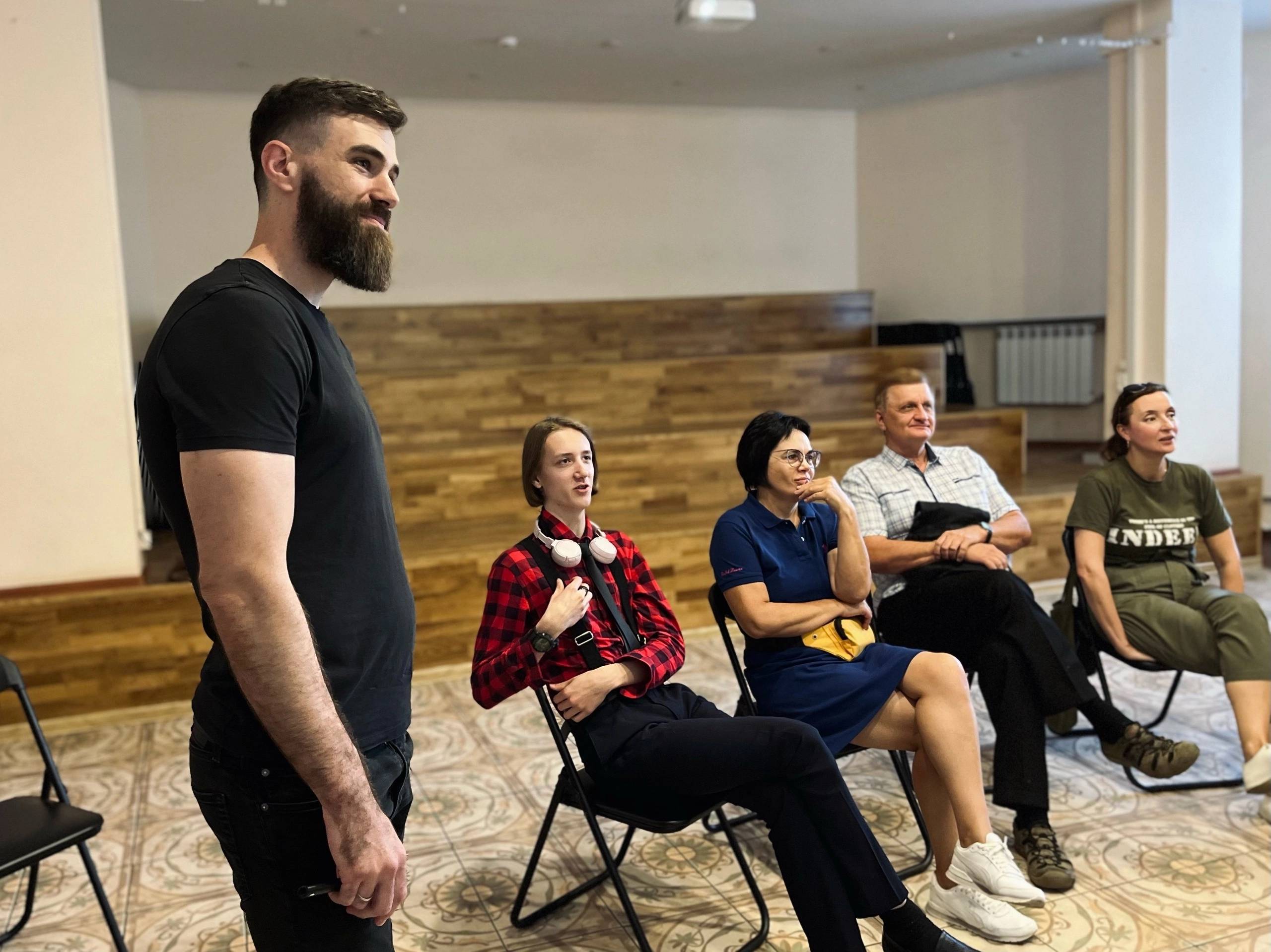 Английский разговорный клуб языкового центра LEO