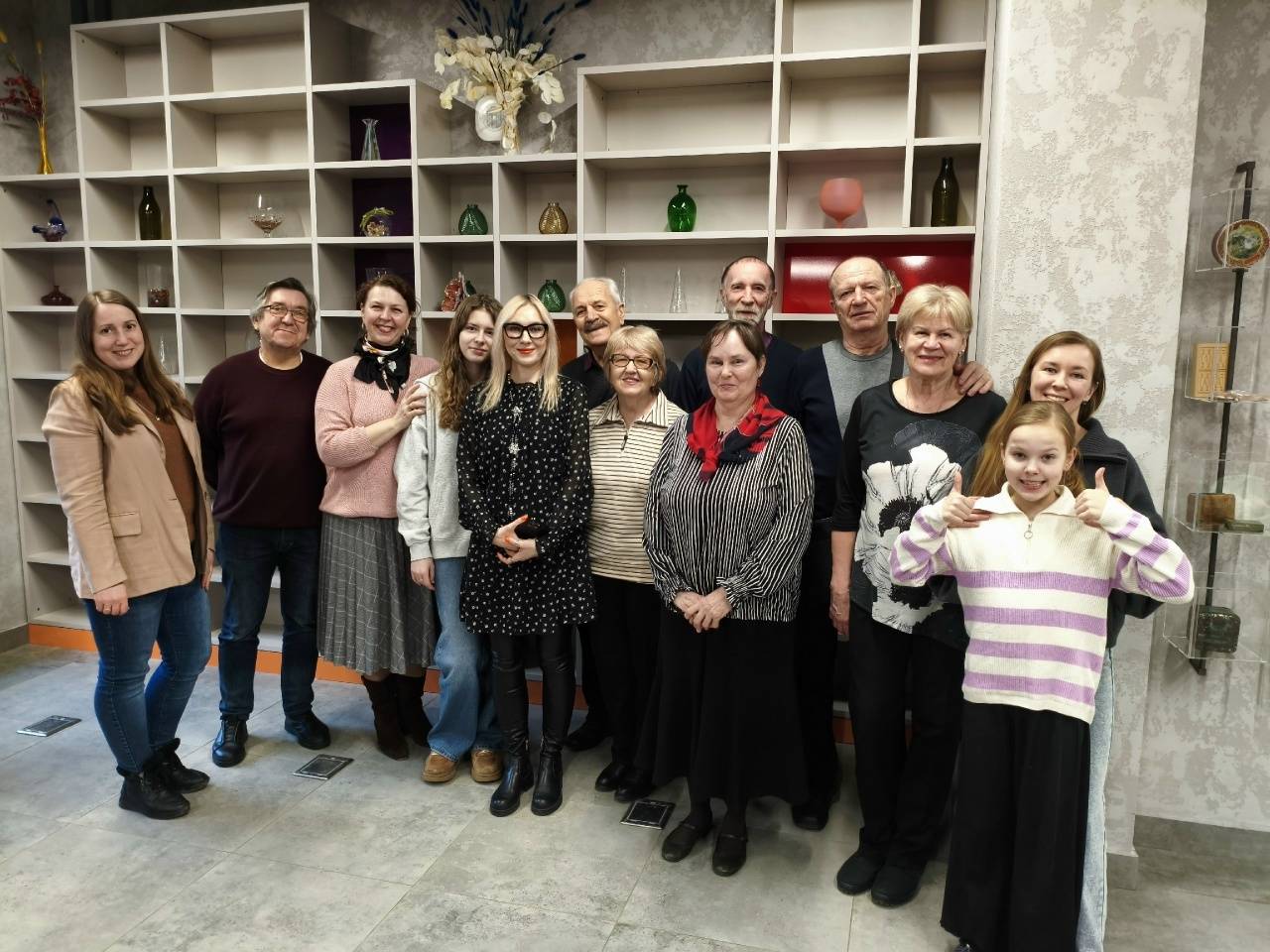 Общее фото с участниками вернисажа