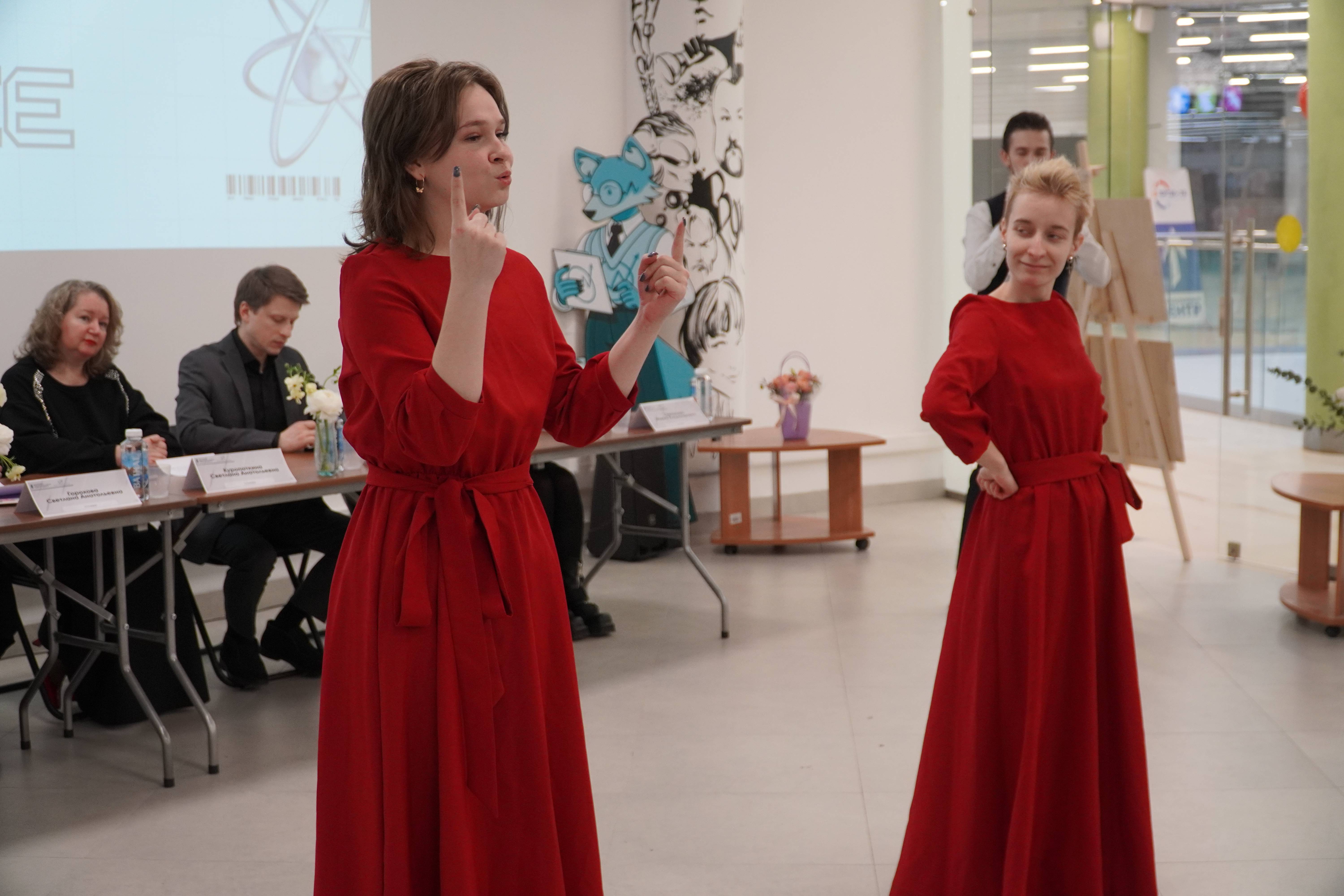 Коллектив Санкт-Петербургского театра глухих исполняет номер «Травинушка»