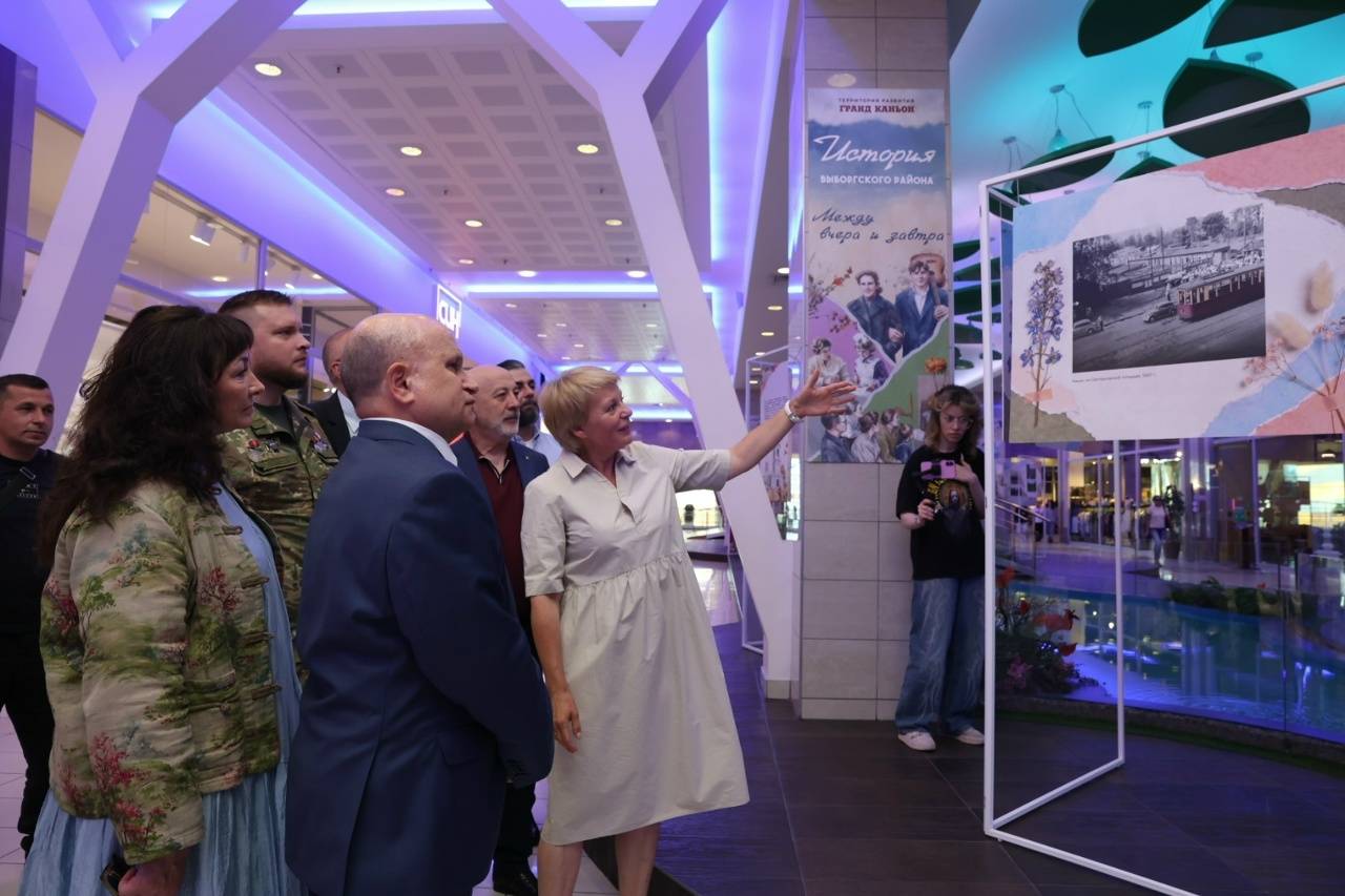 Экспозиция объединяет 72 уникальных снимка