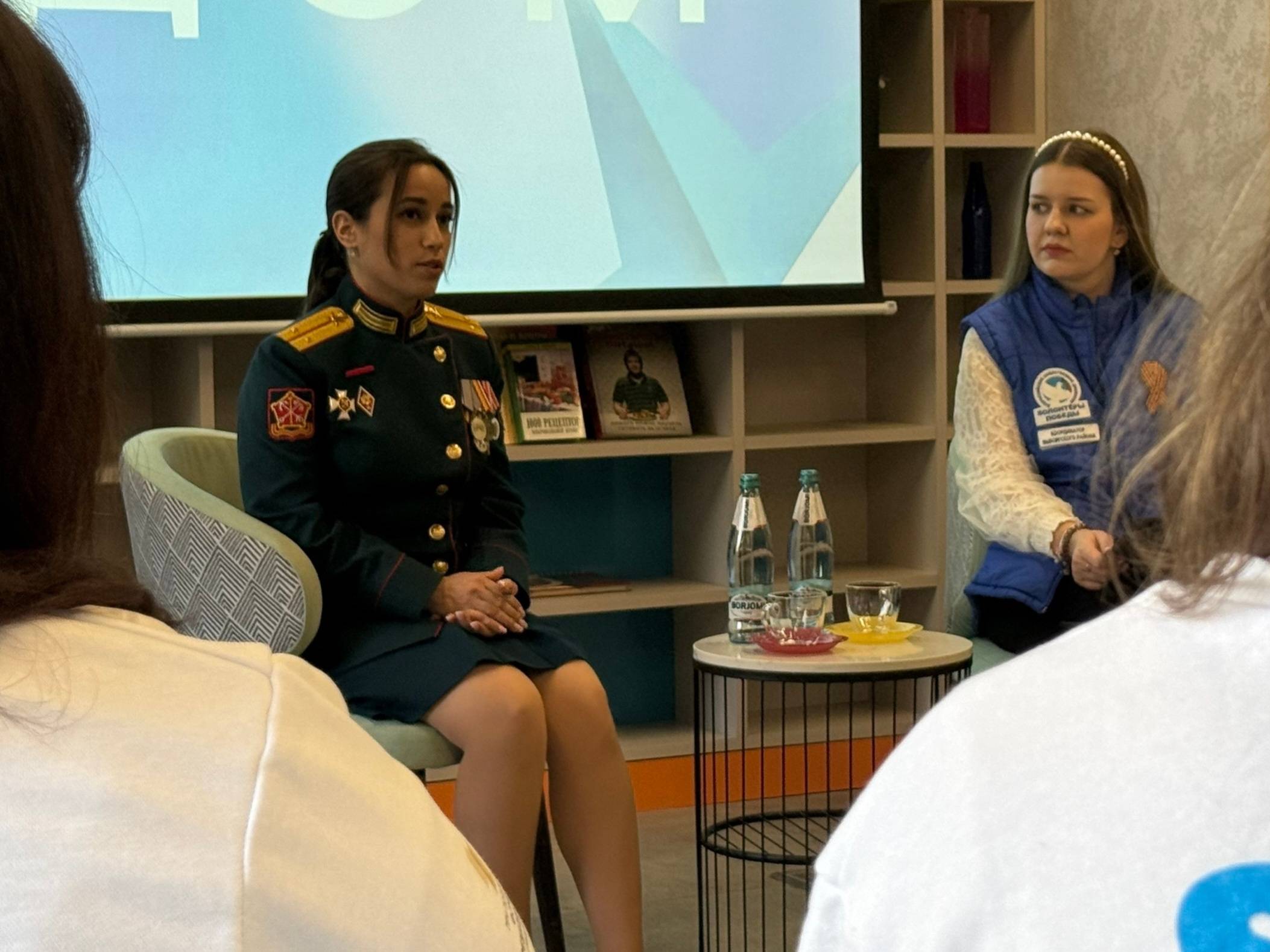 Екатерина Ивановна Иванова и ведущая встречи