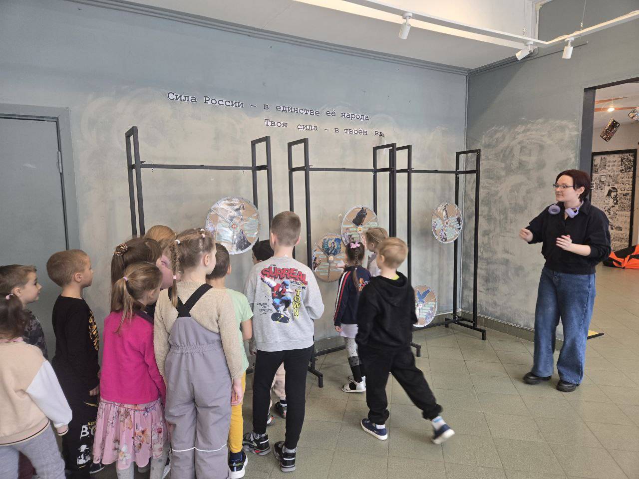 Экскурсия по выставке «Защитники земли Русской»