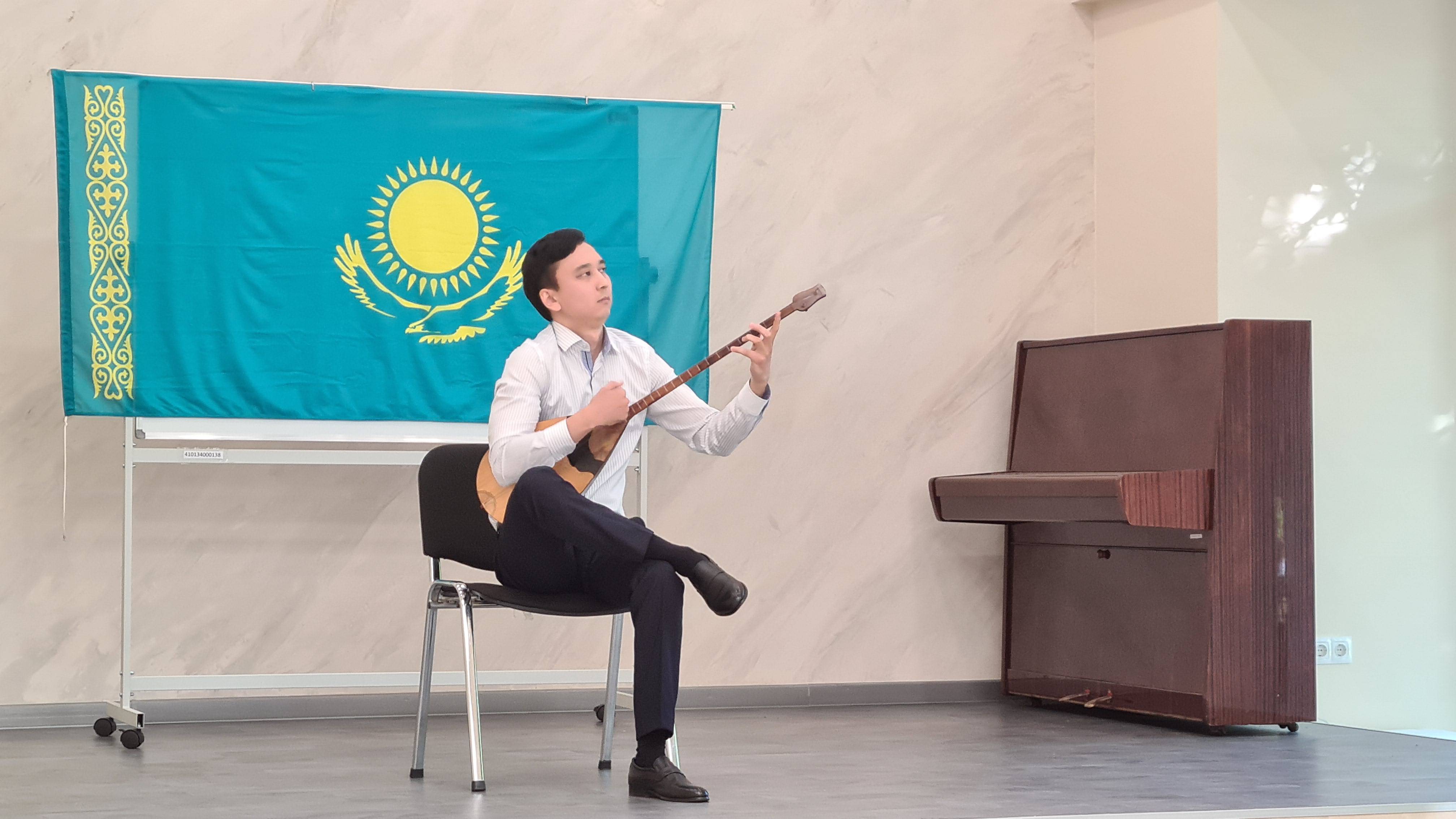 «Вечер звуков казахской домбры»
