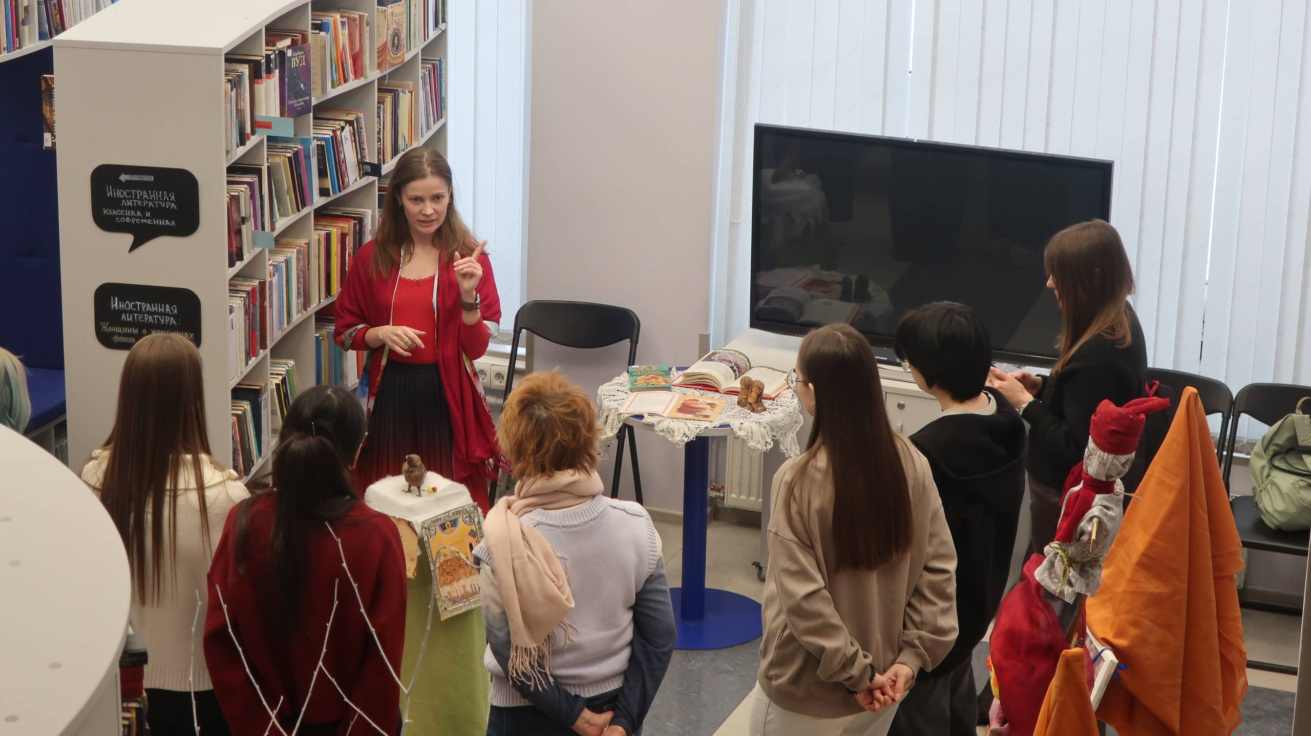 Интерактивное путешествие «Весна народов» в библиотеке «Книга во времени»