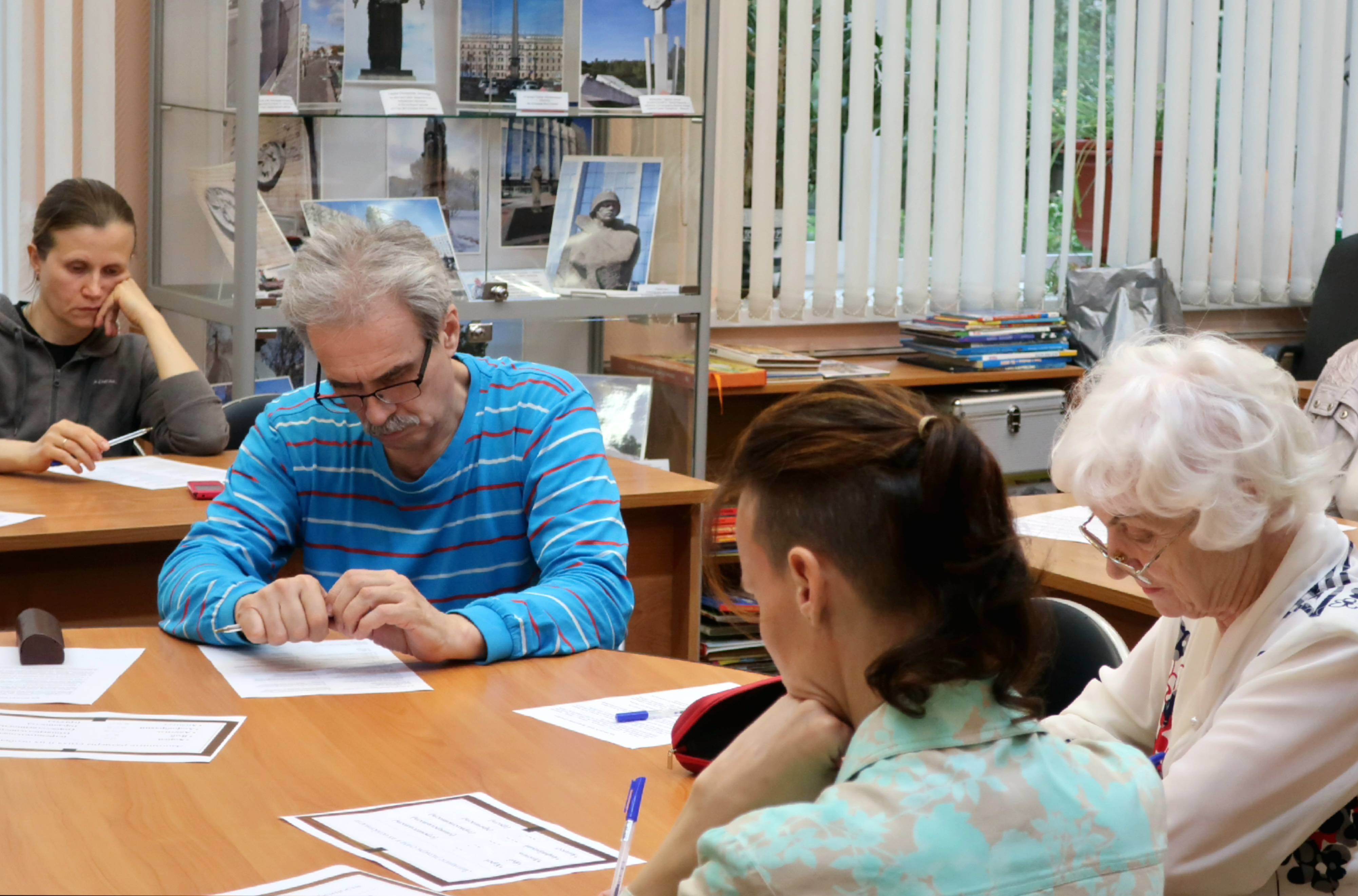 Литературный диктант состоялся в библиотеках Выборгского района