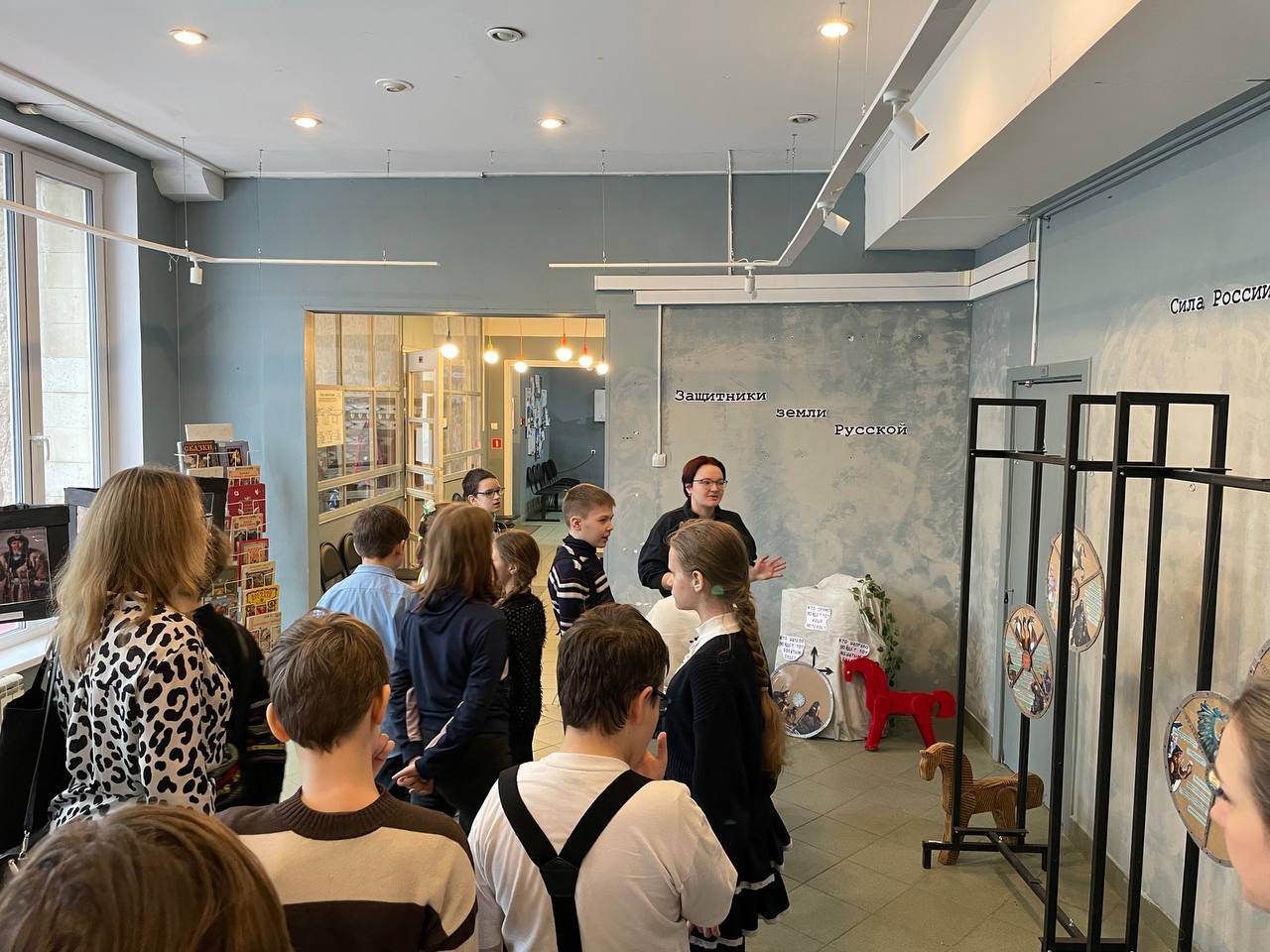 Экскурсия по выставке «Защитники земли Русской»